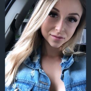 Meet your Posher, Alayna